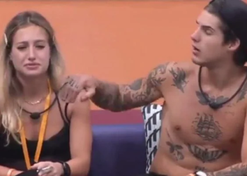 BBB 23: Tadeu Schmidt fala ao vivo que relação entre Bruna e Gabriel é ‘tóxica’ e loira chora: ‘Vergonha’