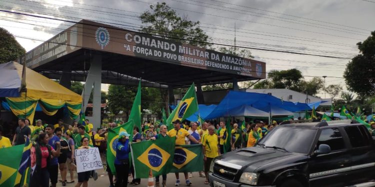 Acampamentos bolsonaristas devem ser encerrados em 24h e decisão de Moraes atinge o CMA, em Manaus