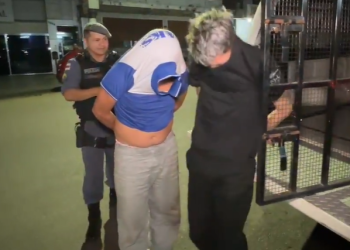 Terror no 418: Dupla é presa após trocar tiros com a polícia durante assalto em ônibus