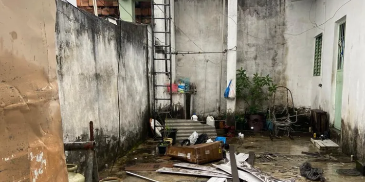 Idoso de 79 anos fica gravemente queimado após vazamento do gás em casa, em Manaus