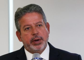 Arthur Lira é internado em Brasília com pedra nos rins