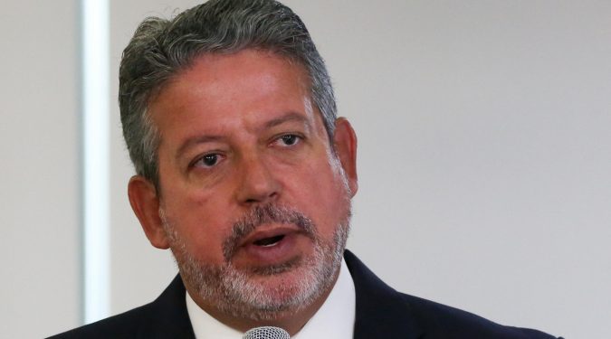 Arthur Lira é internado em Brasília com pedra nos rins