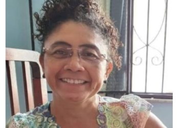 Professora que estava desaparecida em Manaus é encontrada morta no quintal do vizinho
