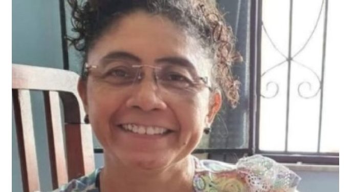 Professora que estava desaparecida em Manaus é encontrada morta no quintal do vizinho