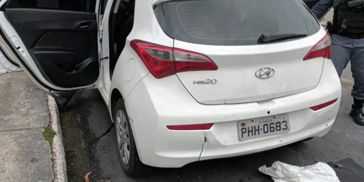 Trio de ‘saidinha de banco’ é preso antes do crime após moto cair no sistema ‘Paredão’, em Manaus