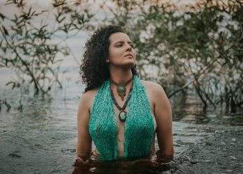 Cantora amazonense concorre a prêmio de ‘Melhor Cantora’ em premiação internacional; saiba como votar