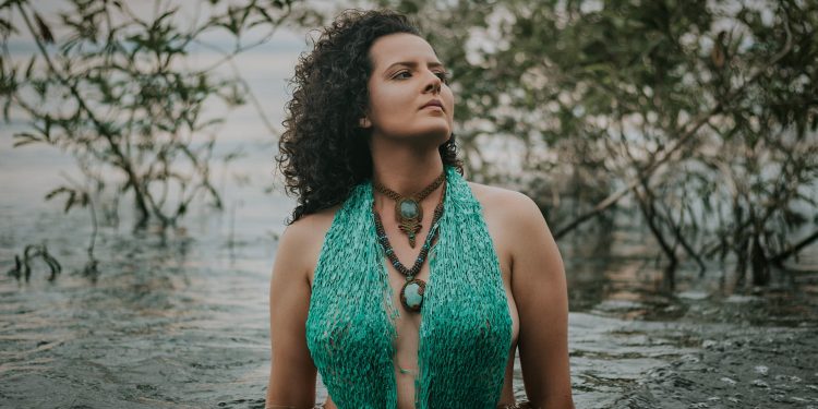 Cantora amazonense concorre a prêmio de ‘Melhor Cantora’ em premiação internacional; saiba como votar
