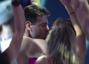 BBB 23: Festa quente com Anitta faz seis participantes trocarem beijos, sendo um casado; confira