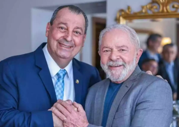 Omar Aziz diz que Lula deve visitar Manaus após viagem para a Argentina