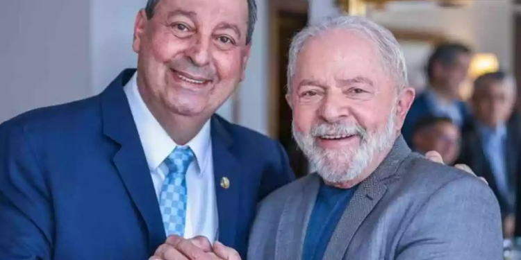 Omar Aziz diz que Lula deve visitar Manaus após viagem para a Argentina