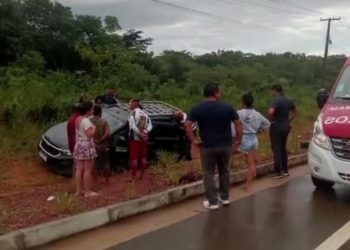 Capotamento na AM-070 deixa mãe e filha feridas em Manacapuru