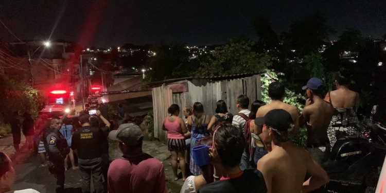 Violência em Manaus: Jovem é morto com terçadadas na cabeça na zona Norte