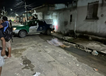 Moradores escutam ‘papoco’ doido na rua e encontram jovem morto em Manaus