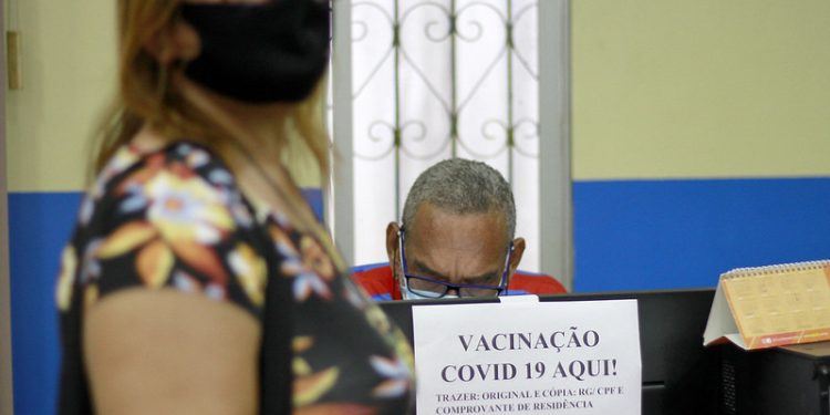 Prefeitura de Manaus inicia aplicação da vacina bivalente contra a Covid-19 nesta quarta-feira, 15/2