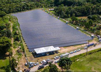Prefeitura de Manaus inaugura maior usina de energia solar da região Norte do país
