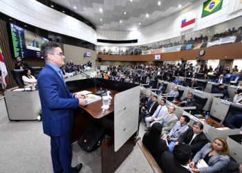 David Almeida abre trabalhos na CMM e destaca Manaus como cidade das grandes obras em 2023