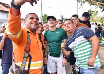 Prefeito David Almeida entrega ponte na avenida das Torres