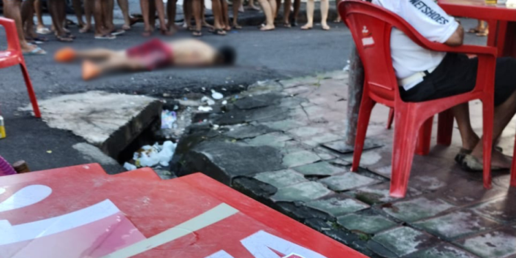 Adolescente sai para jogar bola e é executado no Aparecida