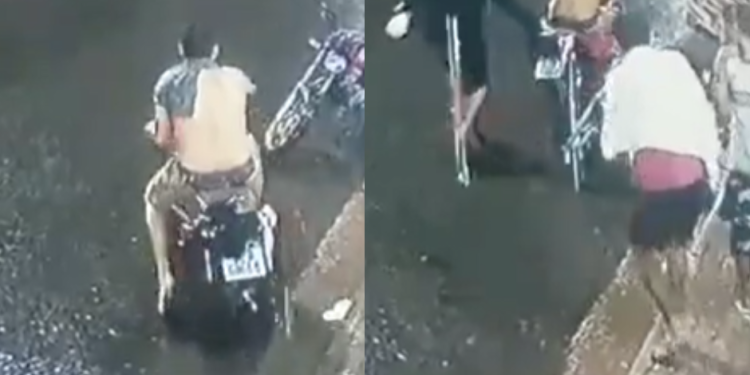 Dono deixa moto ligada com chave na ignição, bandido confiado monta e vai embora; ASSISTA
