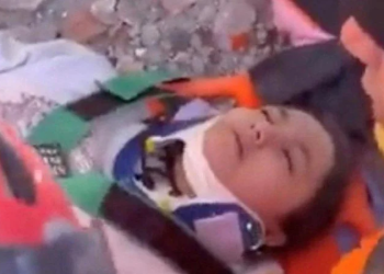 Dez dias após terremoto, adolescente é encontrada viva embaixo de escombros