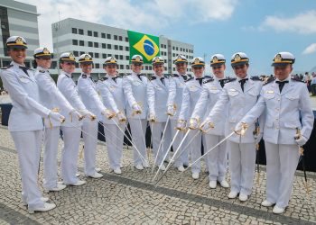 Inédito: Mulheres poderão concorrer a vagas para formação de fuzileiro naval