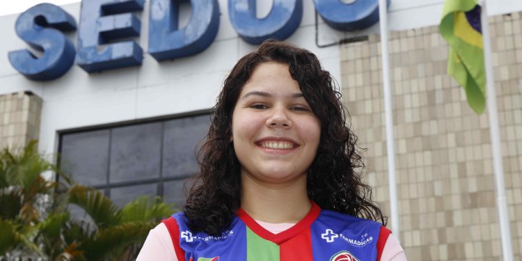 Estudante de Humaitá é convocada para Seleção Amazonense Sub-16 de Basquetebol