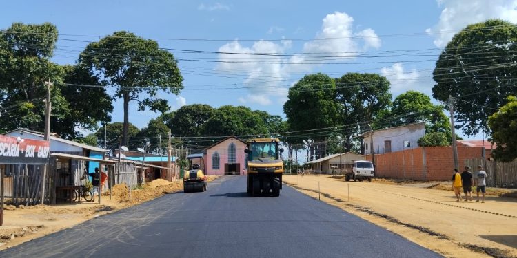 Governo do Amazonas está pavimentando ramais e recuperando sistema viário de Parintins