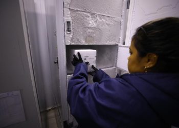 Governo do Amazonas recebe primeiro lote de vacina bivalente da Pfizer