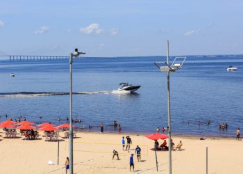 Cuidado com crianças e consumo de bebidas alcóolica na Ponta Negra durante o Carnaval