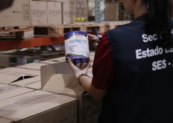 Governo do Amazonas envia nova remessa de insumos para os Yanomami, em Roraima