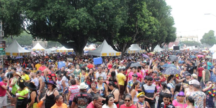 Confira opções para curtir a folia do Carnaval na capital amazonense