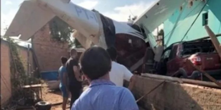 Queda de avião é registra por câmera de casa no Pará