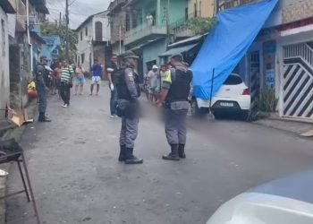 Imagens fortes: jovem é perseguido e executado com tiros na cabeça em Manaus