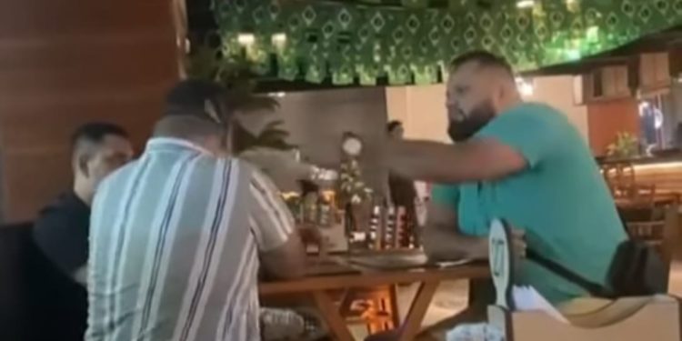 Vídeo: ‘você não esperava por essa’, diz homem ao flagrar namorado com outro em Manaus