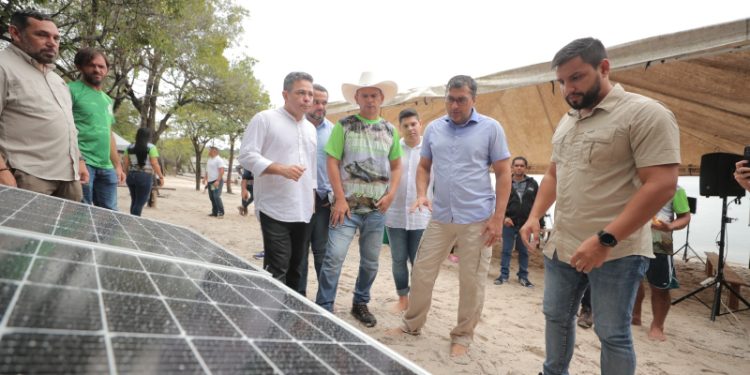 Governo lança ‘Brilha Amazonas’ e leva energia solar para quem vive do turismo