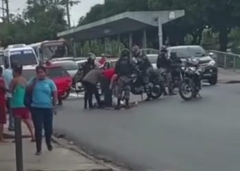 Vídeo: bandido tenta fugir após ser preso e é baleado em Manaus