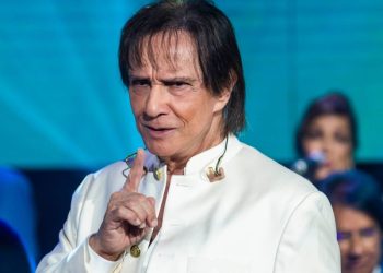 Roberto Carlos é homenageado no Teatro Amazonas