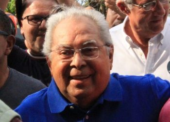 Corpo de Amazonino Mendes chega na quinta-feira (16) e será cremado em Manaus