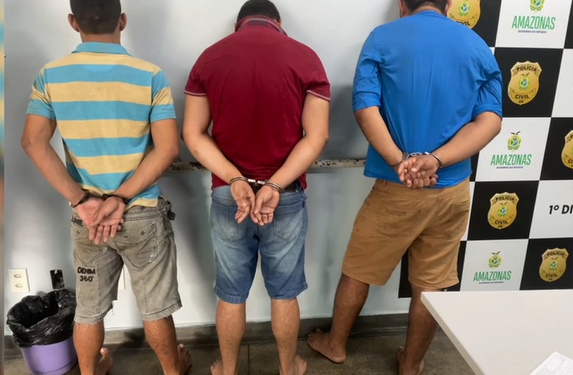 Trio toca o terror no Parque Dez e Rocam acaba com a farra