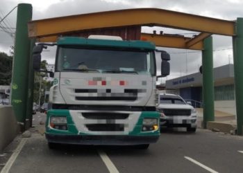 Parte do Complexo do São Jorge é desmontado para liberar trânsito em Manaus