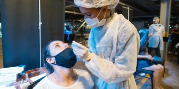 Em apenas uma semana, Covid dispara e registra 2.204 novos casos no AM