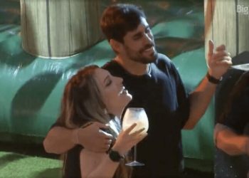 Vídeo: Internet surta com momento romântico de Amanda e Sapato no BBB 23