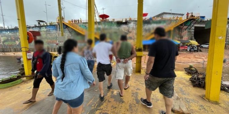 Dono de barco no AM que estuprou mulher surda e muda ofereceu dinheiro após crime e pílula