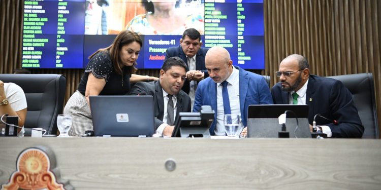 CMM define blocos partidários para tempo de pronunciamento dos vereadores em plenário