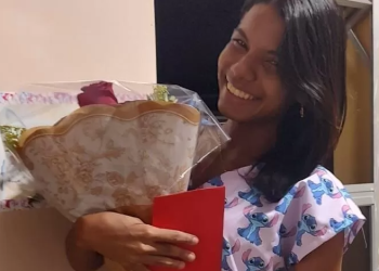 Falsa médica é denunciada após atender bebês por 10 dias em hospital de Parintins