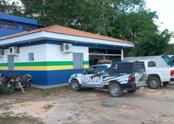 Investigador retira geladeiras e televisores da delegacia de Manicoré para usar em casa