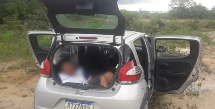 Em Manaus, motorista é resgatado pela PM após ser roubado e amarrado no porta-malas