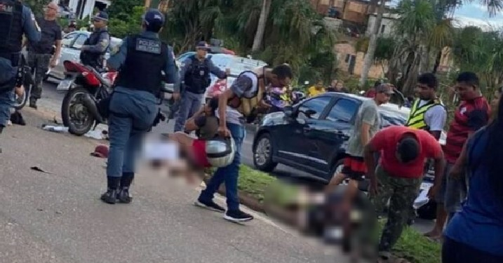 Em acidente com motos em Manacapuru, idoso morre e uma vítima tem o pé dilacerado
