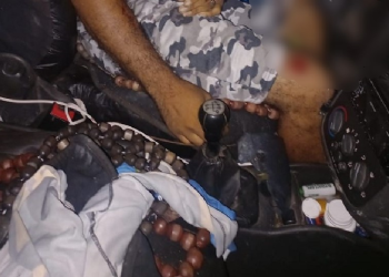 Homem é ‘pipocado’ com mais de 10 tiros dentro de carro no interior do AM; cena forte