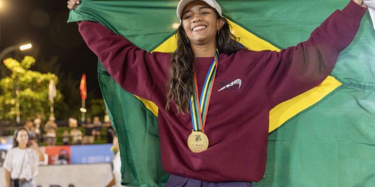 É do Brasil: Rayssa Leal conquista Mundial de Skate Street
